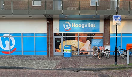 Physical store image