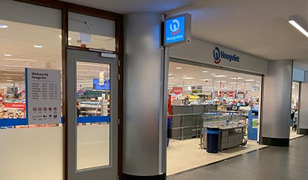 Physical store image