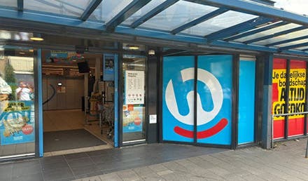 Physical store image