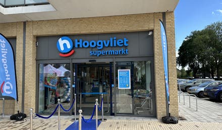 Physical store image