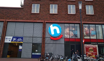 Physical store image