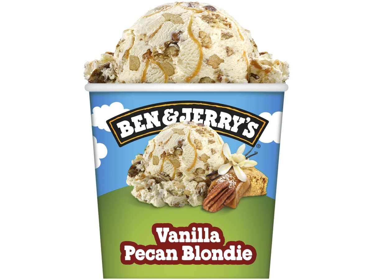 Vanilla pecan blondie