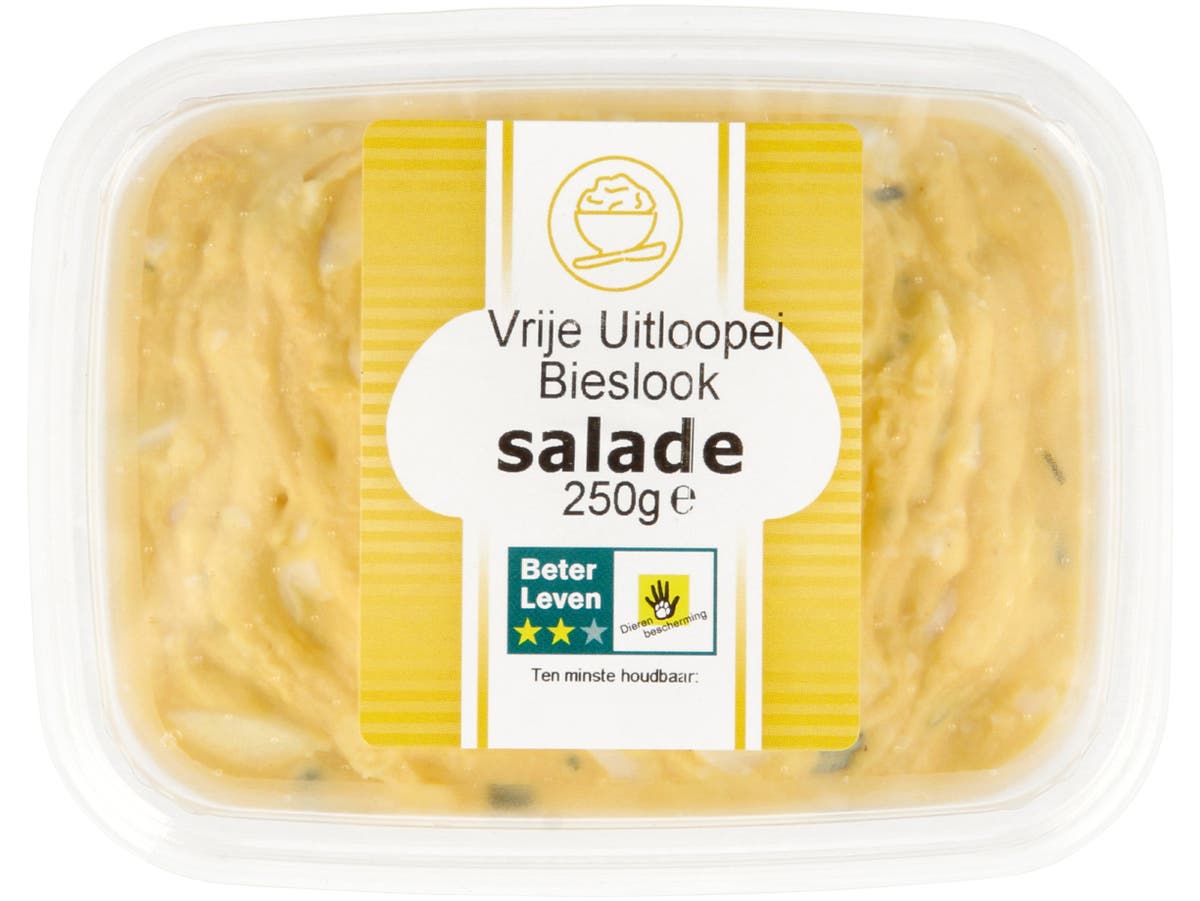 Vrije uitloopei bieslook salade Vrije uitloopei bieslook salade