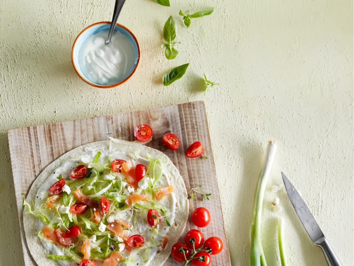Tortillataart met gerookte vis