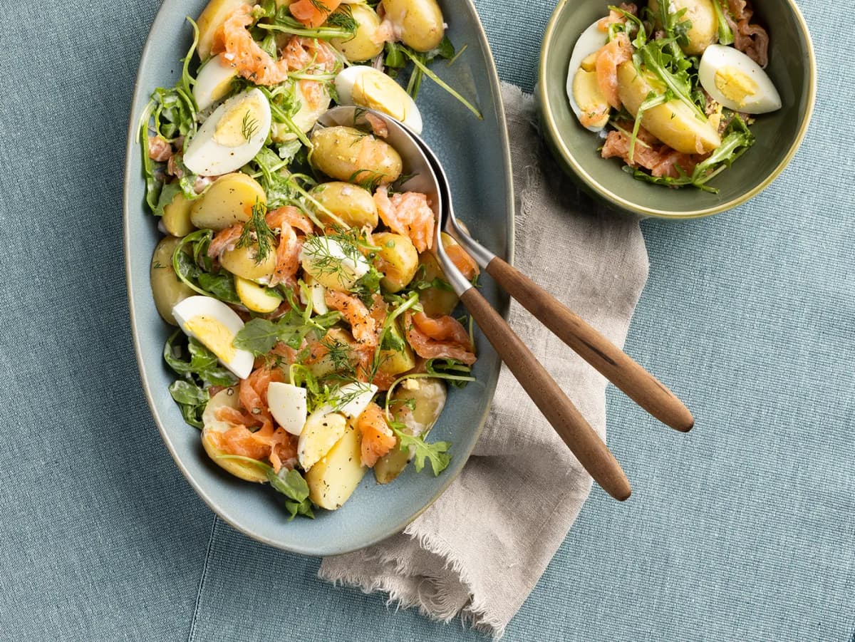Krieltjessalade met zalm en ei