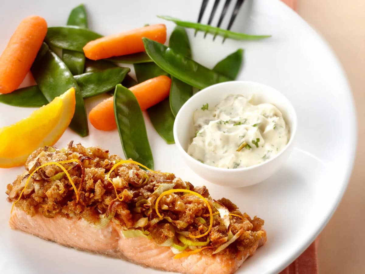 Zalm met prei en noten