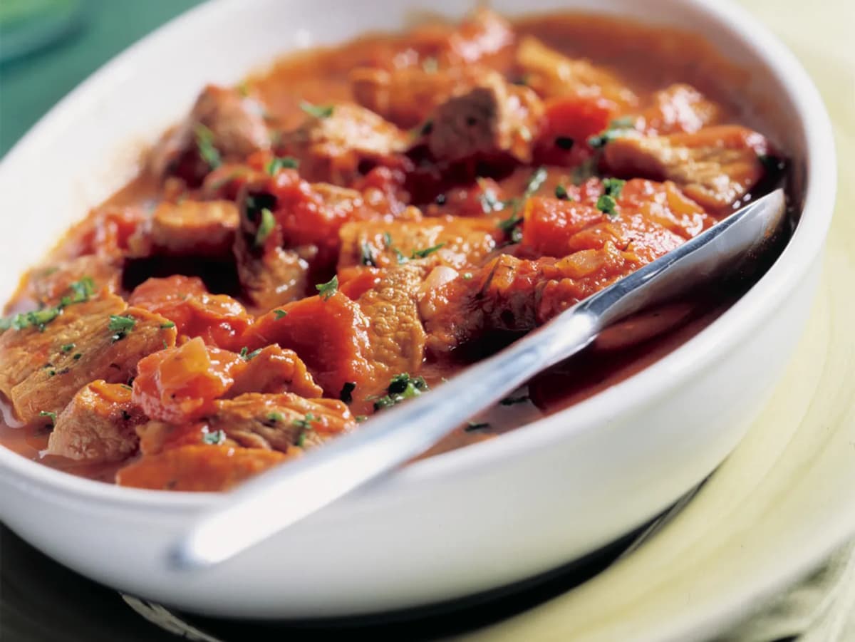 Gemarineerde hamlappen met provencaalse tomatensaus