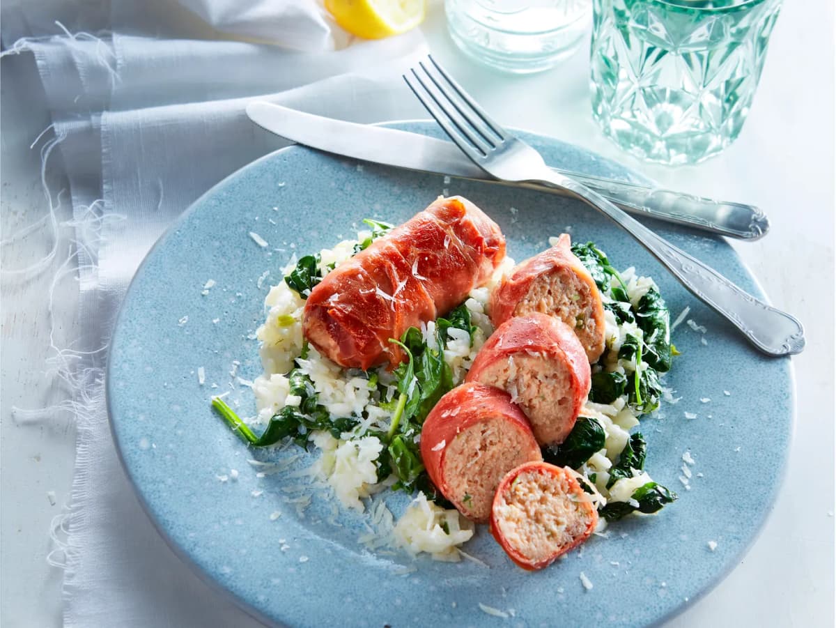 Zalmvinken op risotto met voorjaarsgroenten