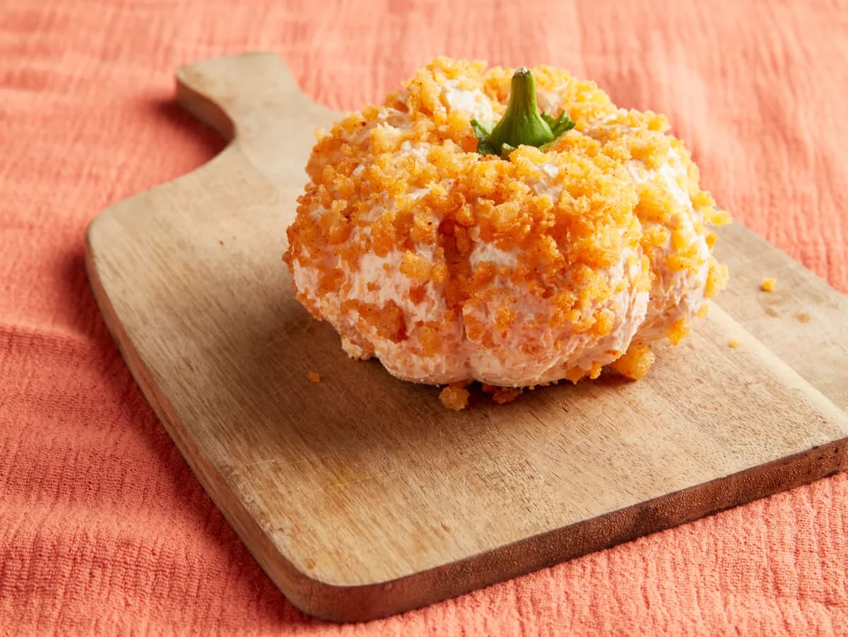 Pumpkin shaped kaasdip