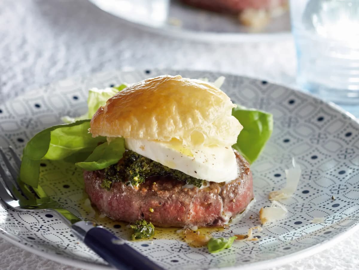 Tartaartje met bladerdeegdekseltje