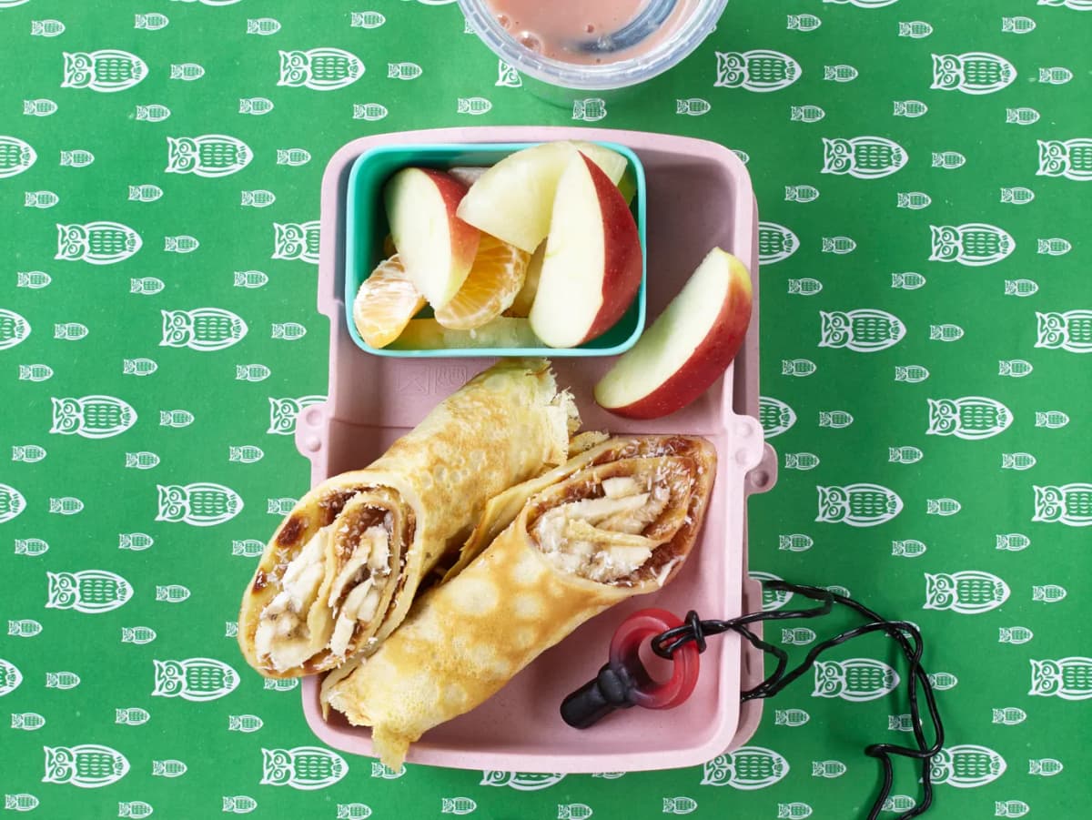 Tropisch pannenkoekrolletje (met fruitsalade en een dropketting)