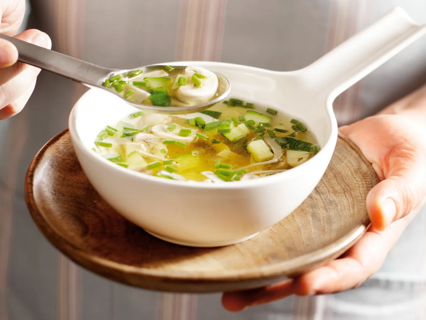 Courgettesoep met kip en champignons