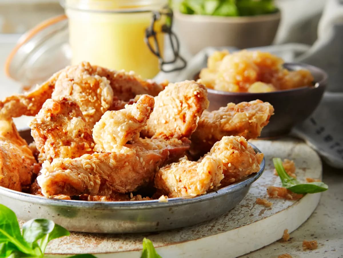 Crunchy kip met apple sauce