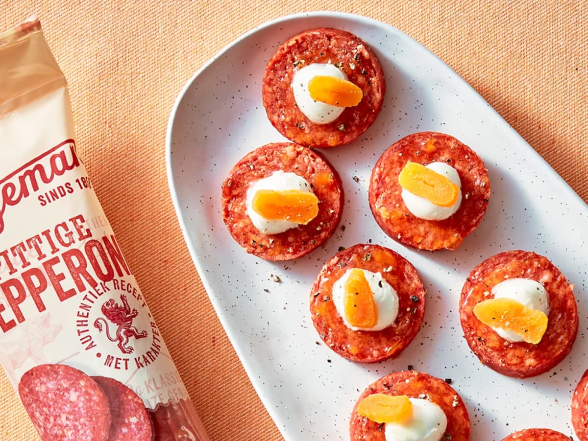 Luxe pepperonihapjes met abrikoos en mozzarella