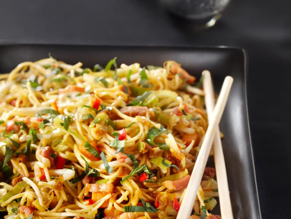 Noedels met oosterse groentenmix