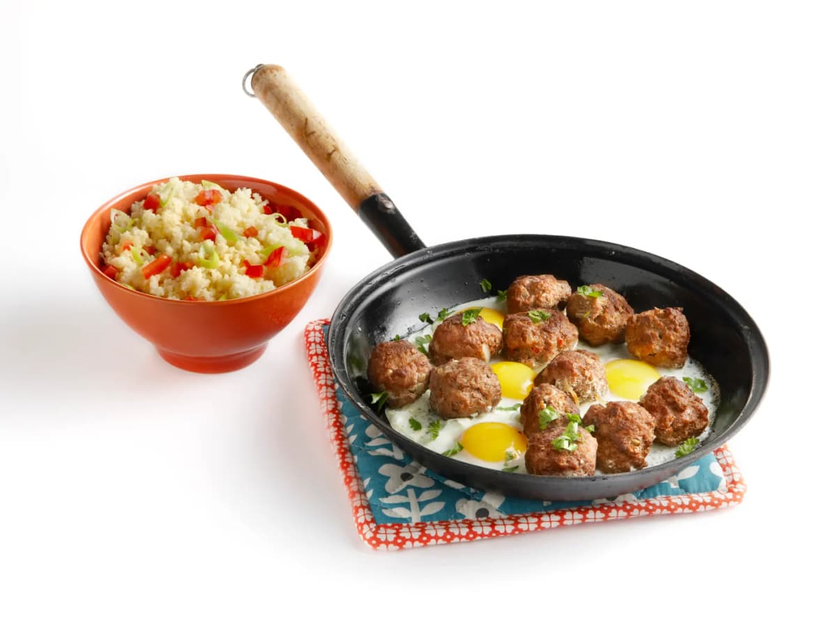 Mediterrane gehaktschotel met ei en couscous