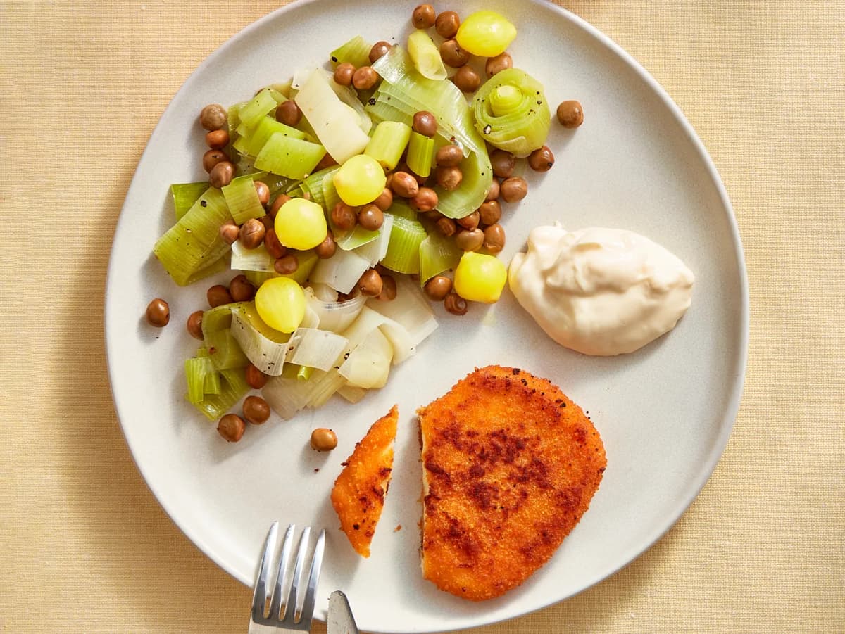 Kapucijners met prei en vegetarische kaasschnitzel