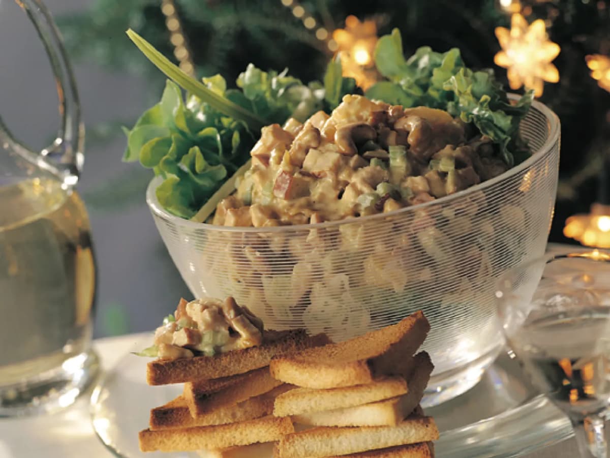 Salade met gerookte kip en ananas