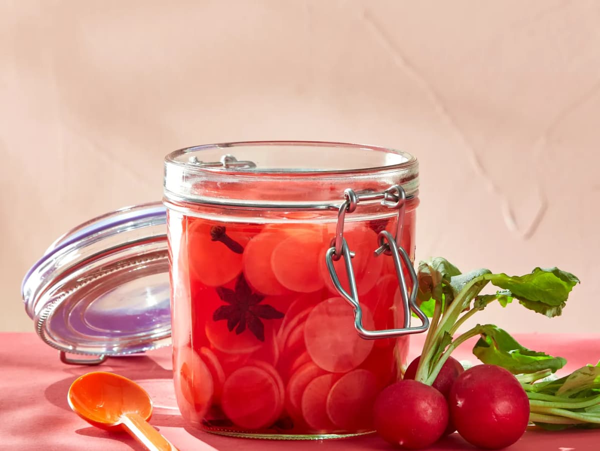 Ingelegde radijs met kruidnagel en anijs