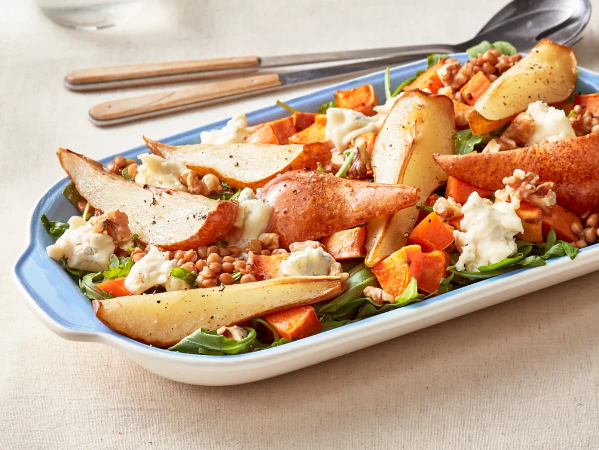 Geroosterde-perensalade met linzen en blauwe kaas