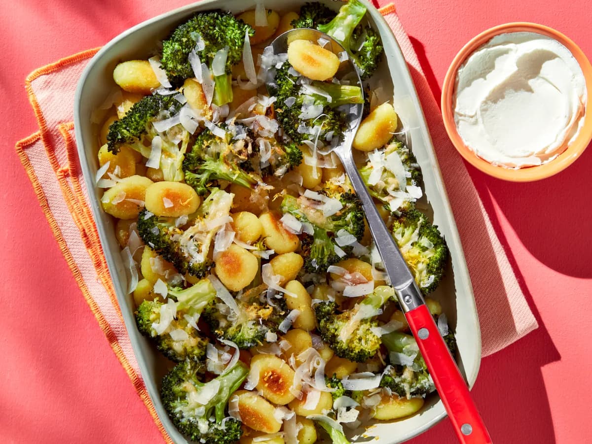 Krokante gnocchi met broccoli en parmezaan