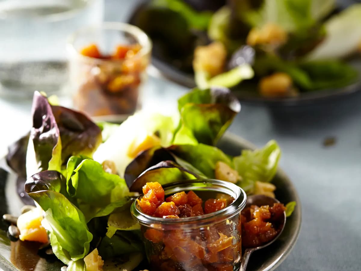 Salade met pompoenchutney